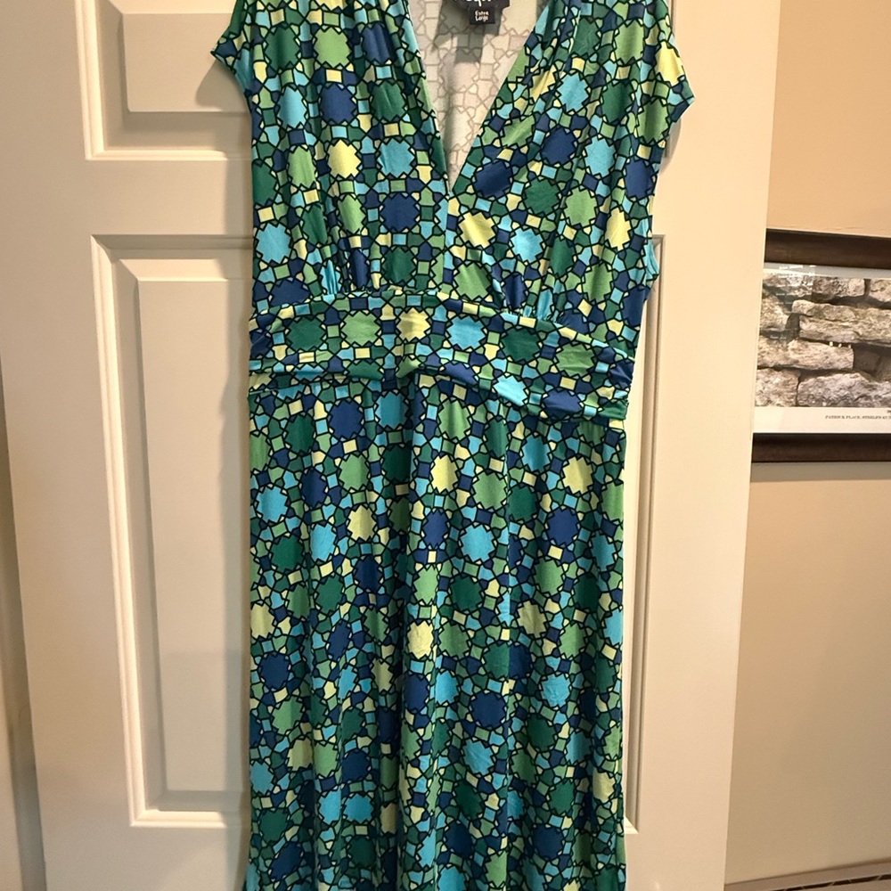Green and Blue Sleeveless V-Neck Midi Dress